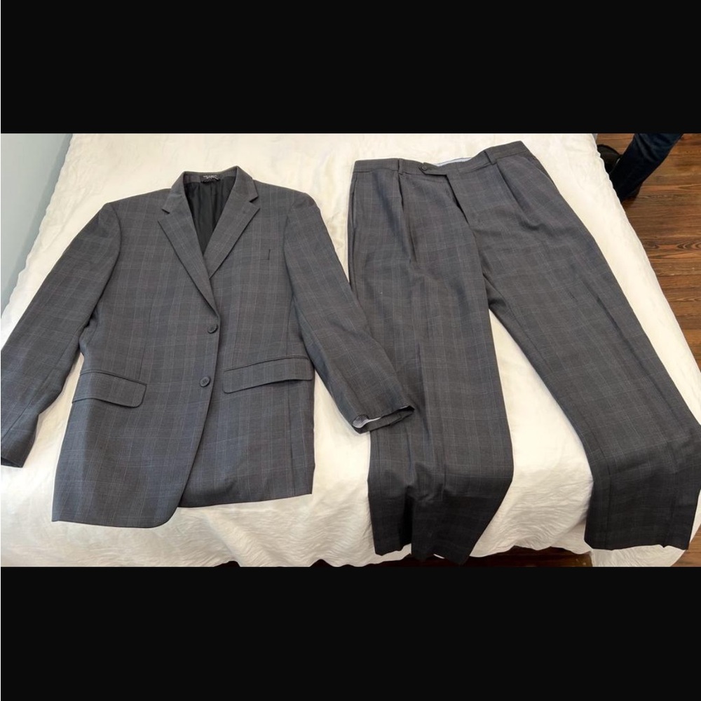 Tommy Hilfiger Men’s Suit